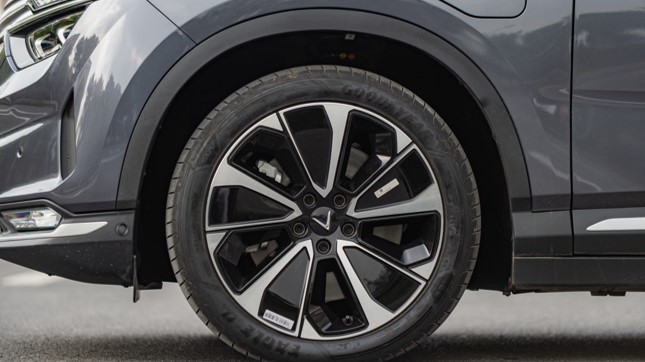 Vinfast VF8